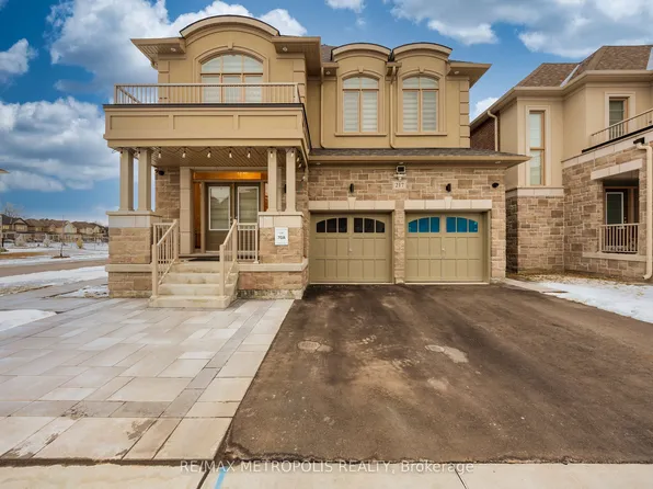 217 Ronald Guscott St, Oshawa, ON L1K 3G3