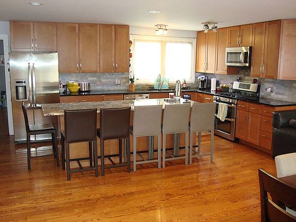 5th image of 1509 N Fernandez Pl