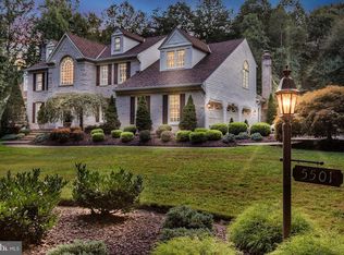 5501 W Ridge View Dr, Fairfax, VA 22030