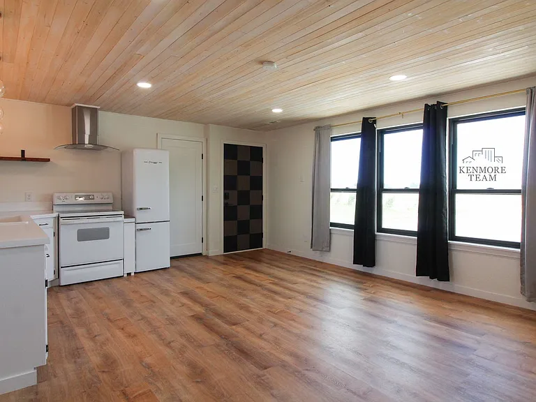 4151 Columbia River Rd — Photo 20