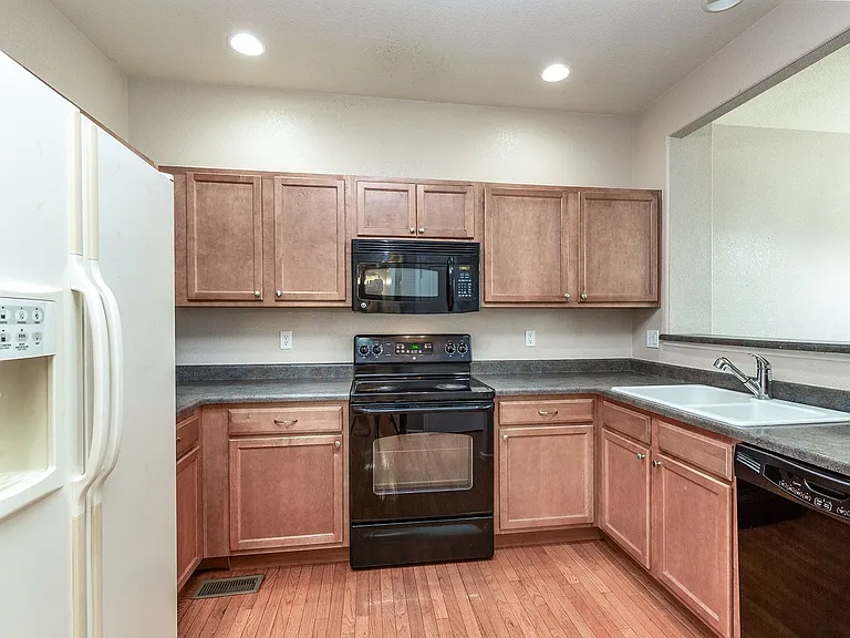 7230 Red Sand Grv — Photo 8
