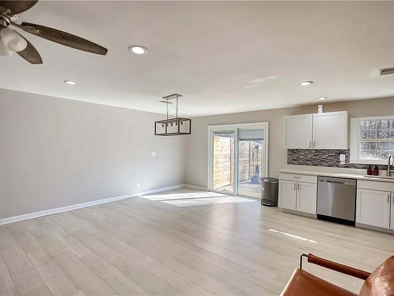 115 Hollybrook Rd — Photo 6