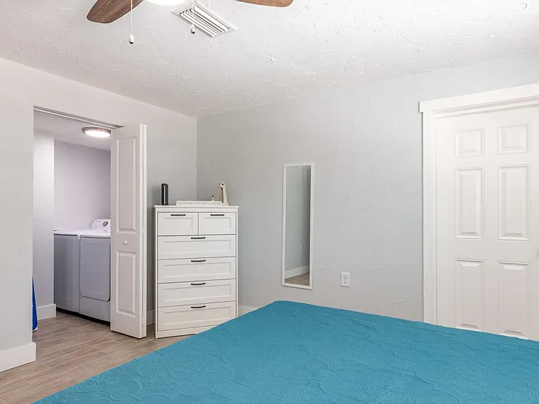 3505 Almeria Ave — Photo 24