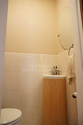 Rented by Evergreen Realty & Investments | media 22