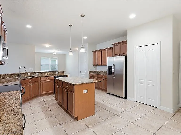2217 Crosston Cir — Photo 6
