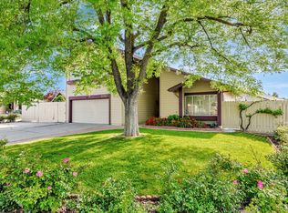 9980 Parkglen Ct, Elk Grove, CA 95624