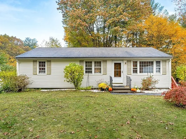 240 Trotting Park Rd, Lowell, MA 01854