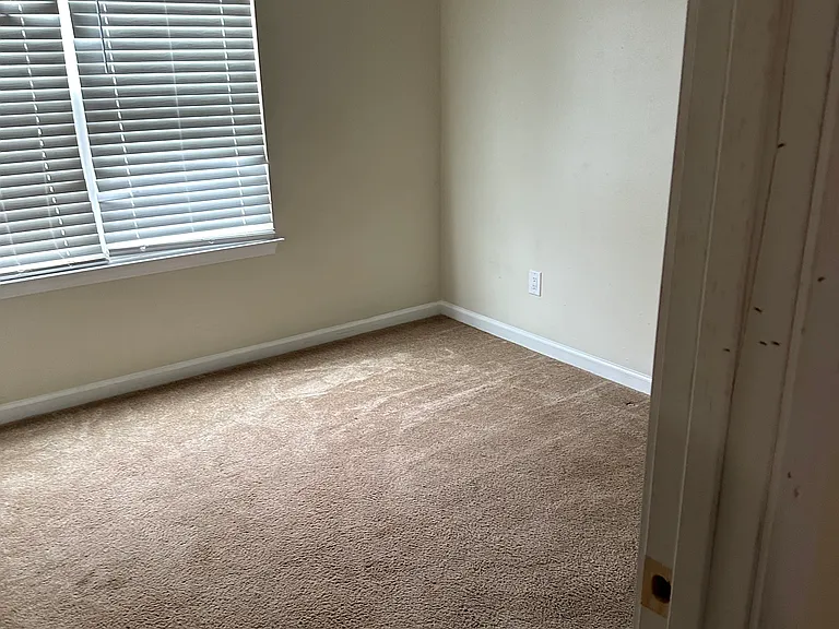 15 Laura Way — Photo 9