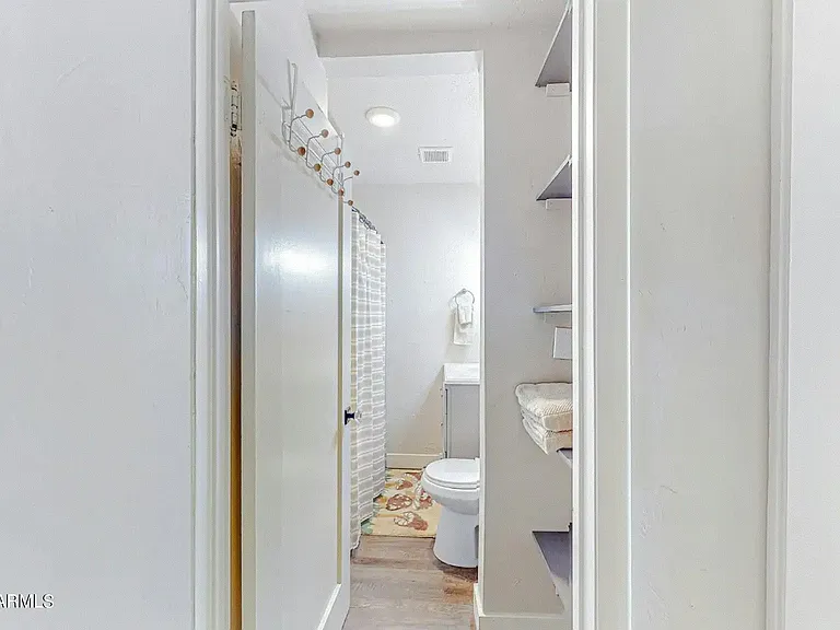 707 E University Dr #B — Photo 11