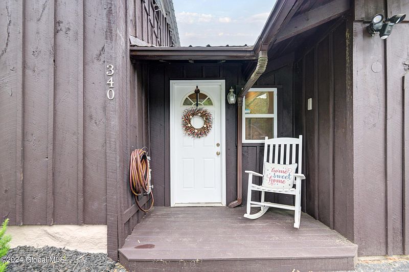 3rd image of 340 Barker Road