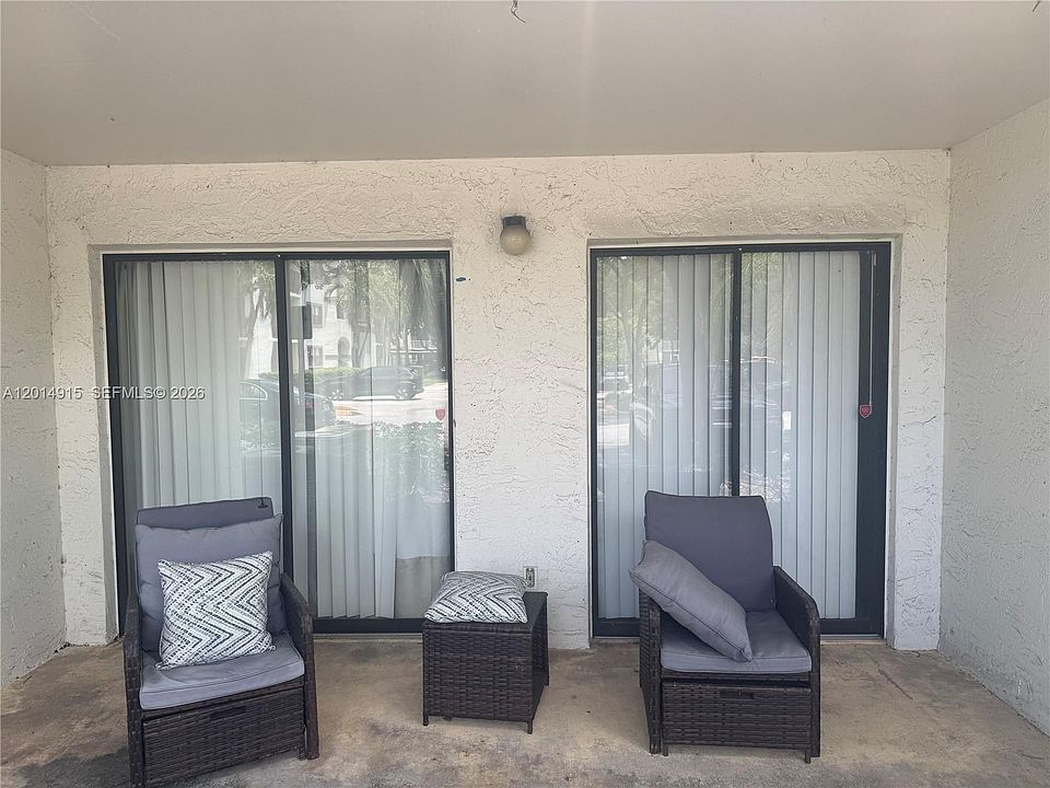 2nd image of 520 S Park Rd #1612
