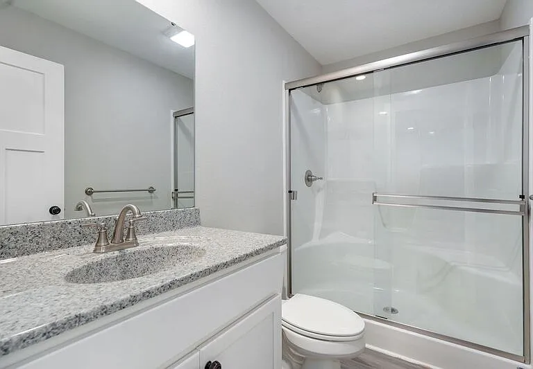 1120 N Clay Ave — Photo 17