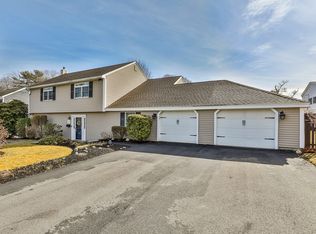 17 Greenwood Rd, Lynnfield, MA 01940