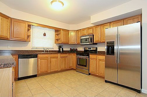 5th image of 1316 Royal Dr