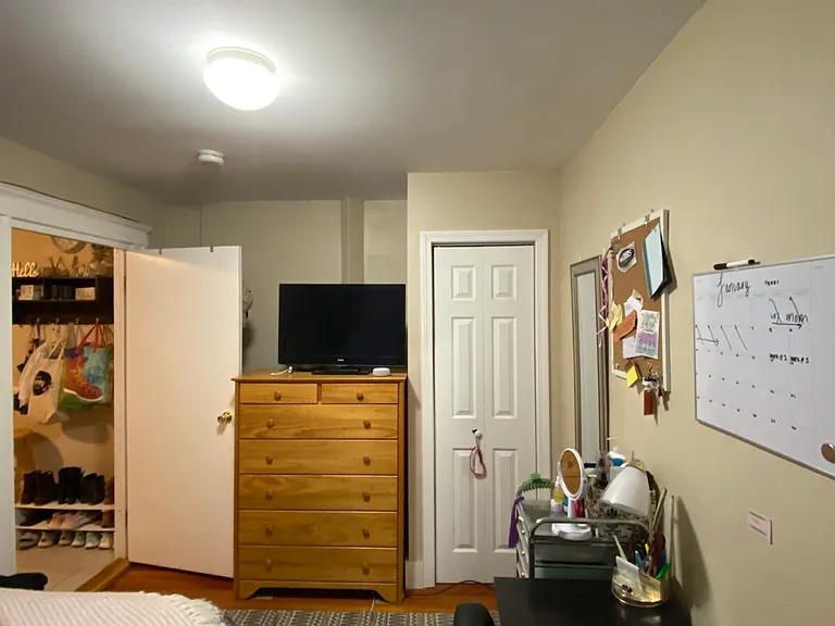 220 Hanover St #3 — Photo 44