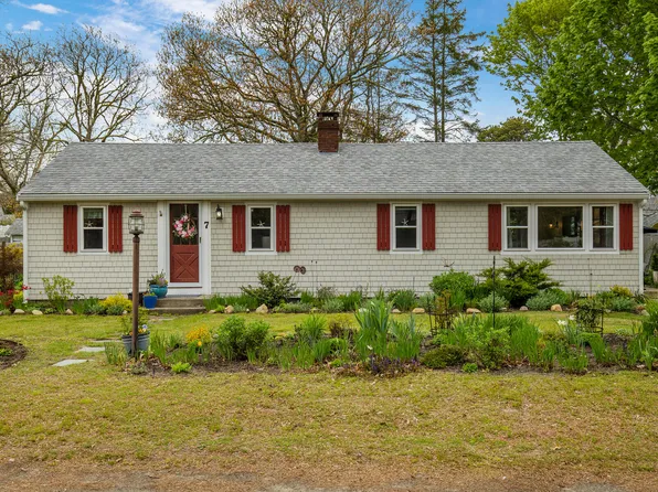 7 Oak Leaf Lane, West Dennis, MA 02670