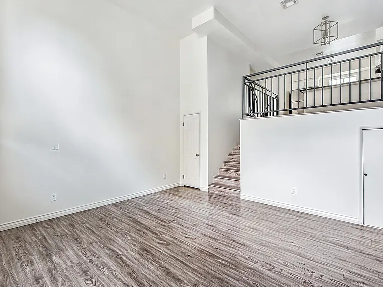 1817 Garfield Pl — Photo 15