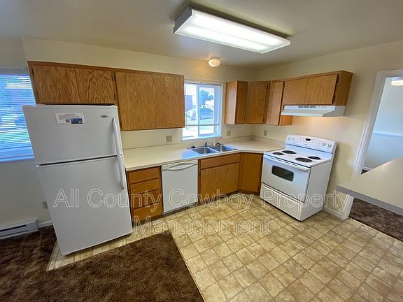 3rd image of 509 E Curtis St APT 104