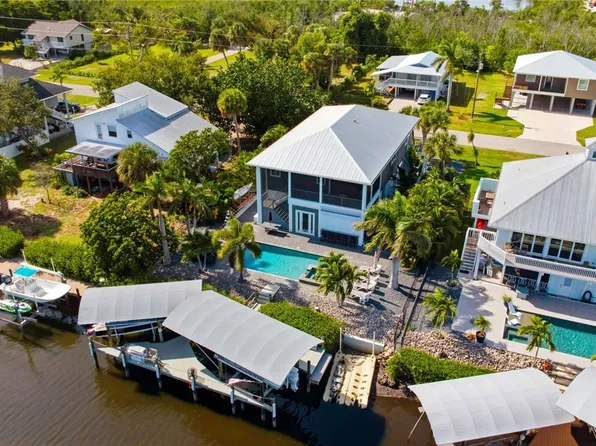16296 Estuary Ct, Bokeelia, FL 33922