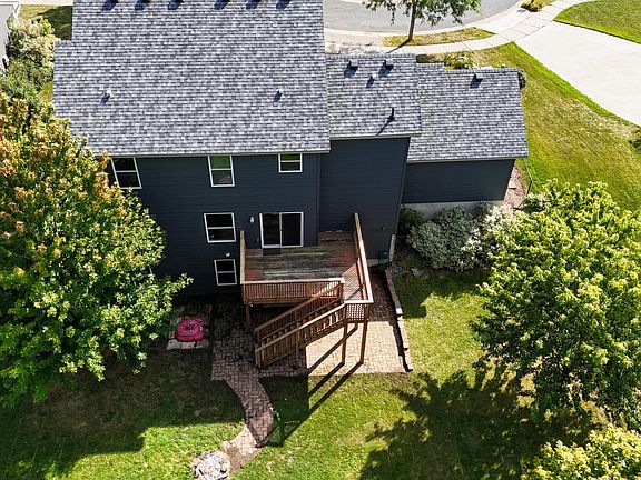 3rd image of 1318 Bluff St
