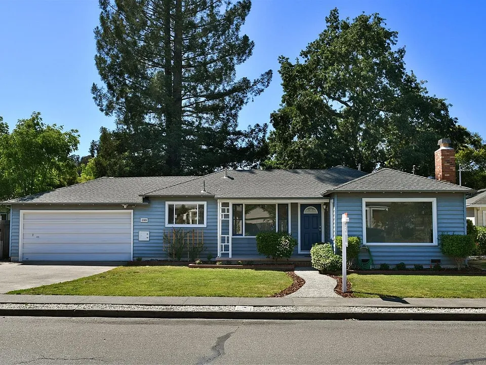 2109 Montecito Ave