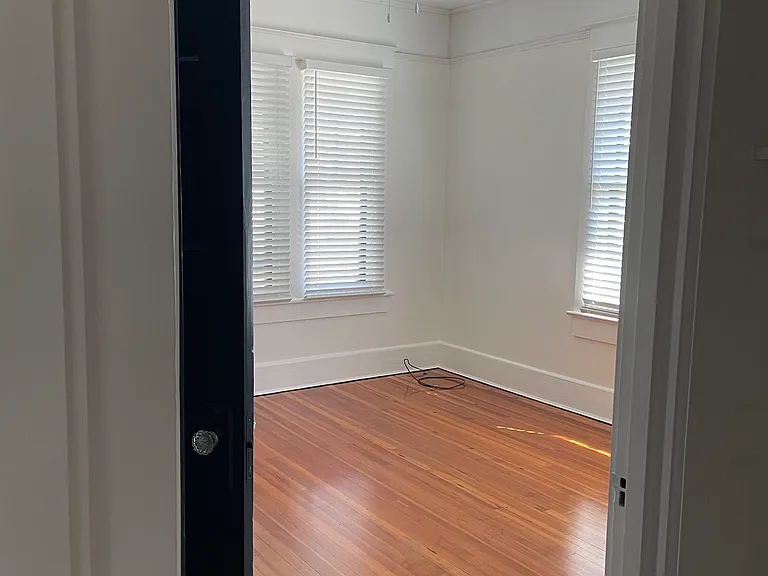 245 Reynoir St — Photo 6