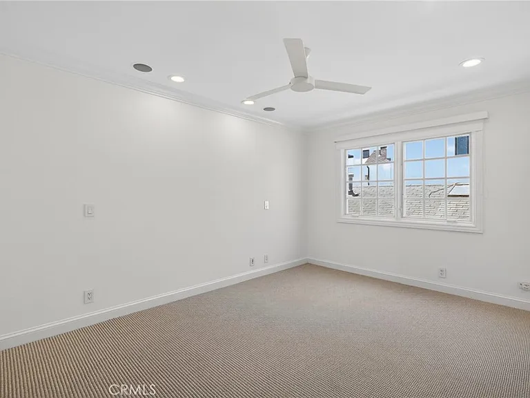 415 1/2 Heliotrope Ave — Photo 10