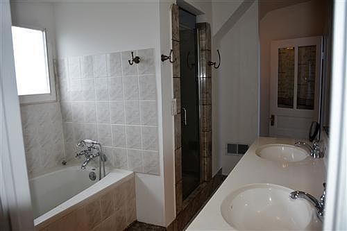 4th image of 1368 W Evergreen Ave #4