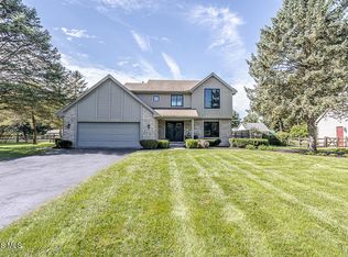 6062 Forest Edge Dr, Whitehouse, OH 43571