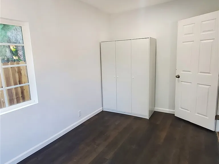 7121 Jumilla Ave — Photo 25
