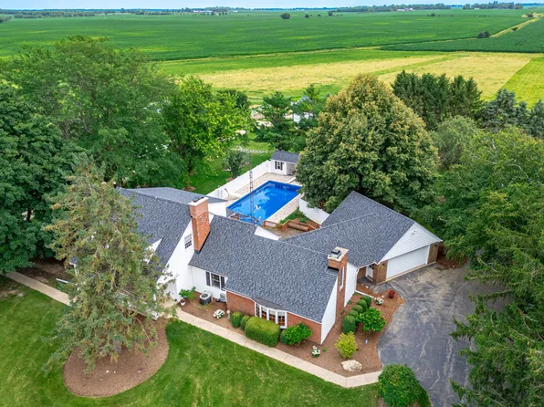 13938 Bethany Rd, Sycamore, IL 60178