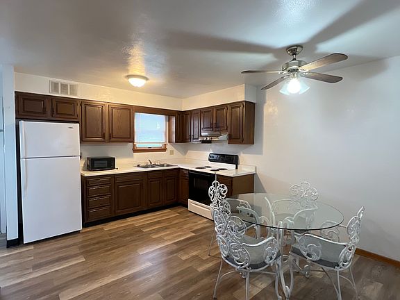 Kitchen / Dining