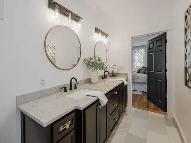 Crest Dr — Photo 10