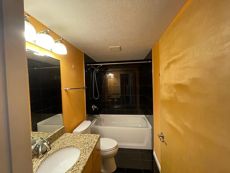 1237 Washington Ave #906 — Photo 9