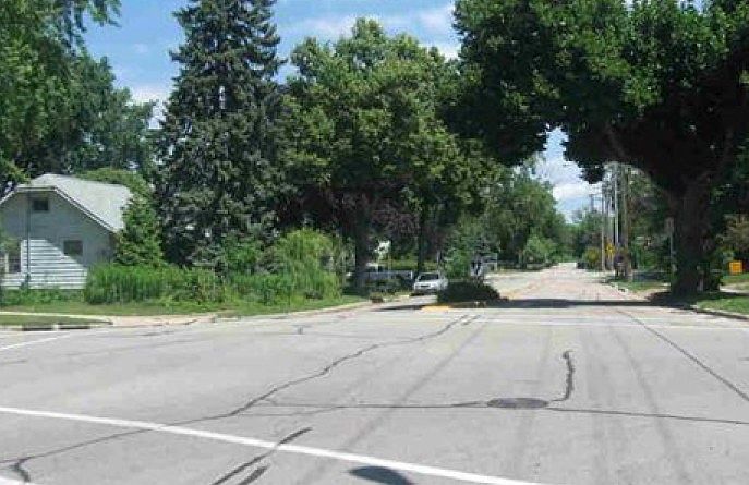 2nd image of 2849 Commercial Ave