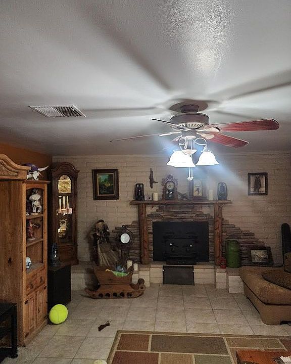 1st image of 2401 W Black Canyon Dr