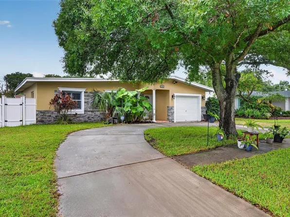 12496 136th Ln, Largo, FL 33774