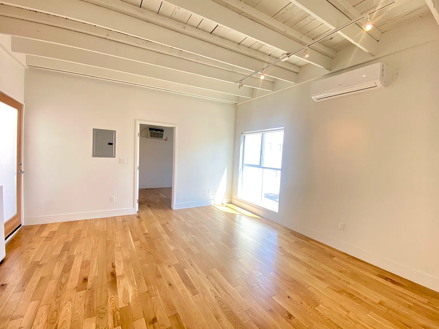 2 bed, 790 sqft, $2,950 — Photo 3