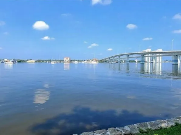 415 N Halifax Ave APT 303, Daytona Beach, FL 32118