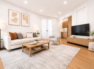215 S 4th St #3A, Brooklyn, NY 11211