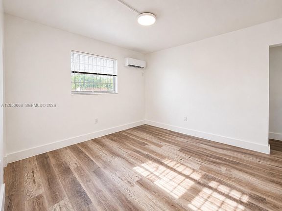5th image of 46 NW 62nd St APT 4