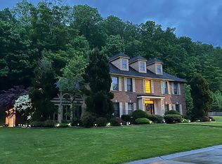 4 Millers Lndg, Parkersburg, WV 26104
