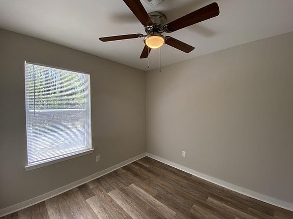 4th image of 1501 Gum St #A