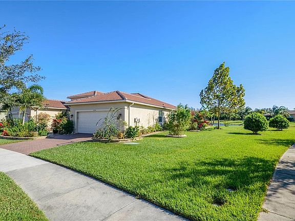 3rd image of 15746 Aurora Lake Cir