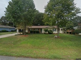 3725 10th St NE, Hickory, NC 28601