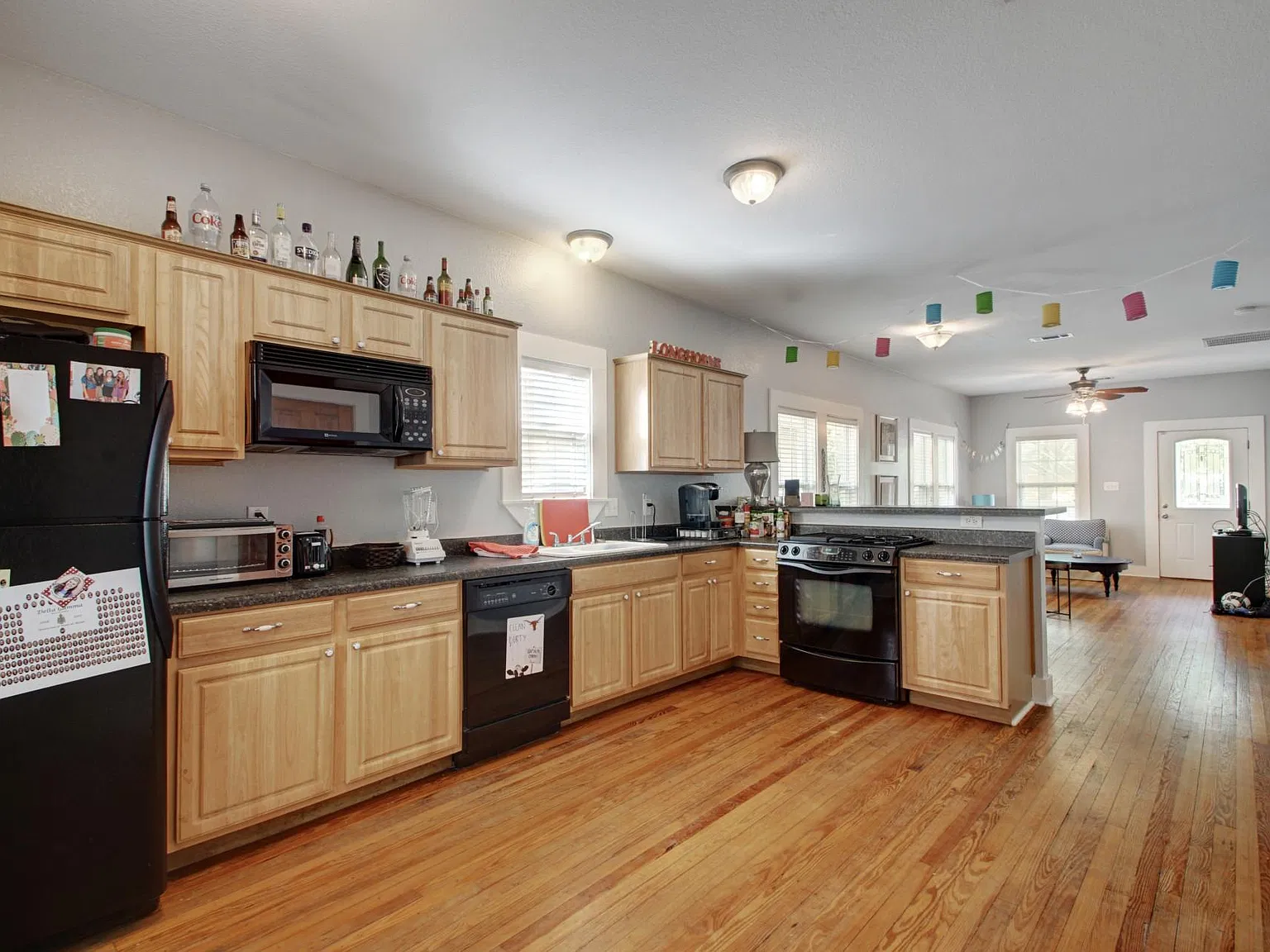 4 bed, 1632 sqft, $4,300 — Photo 4