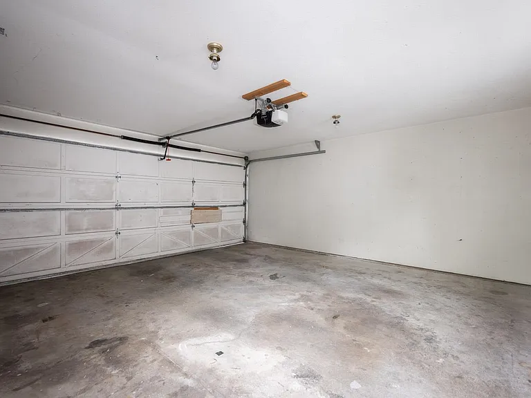 4502 Nanaimo St #MAIN — Photo 18