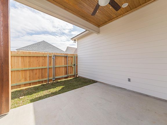 3rd image of 104 Long Cay Dr