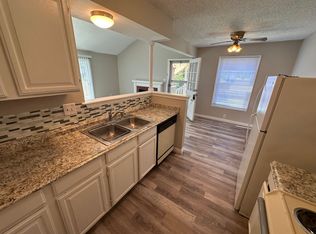 869 N Nims Ave #8, Wichita, KS 67203
