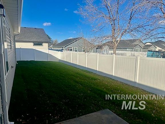 4th image of 106 & 108 Centennial Dr